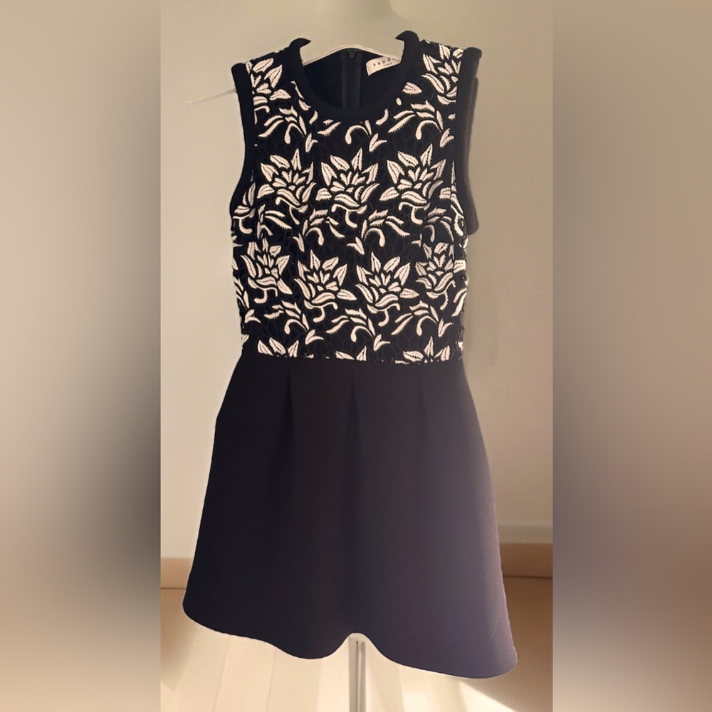 Sandro Paris Romantic Guipure Lace and Scuba Floral Print Mini Dress Sz 1 Small